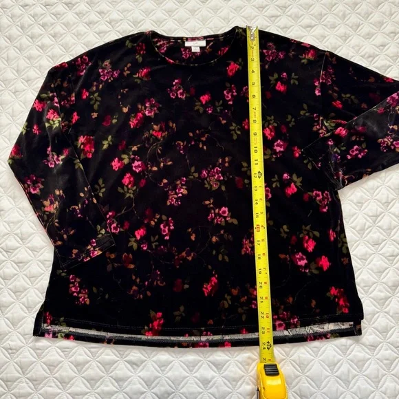 J.Jill Black Velour Long Sleeve Pullover Top Red Pink Floral Size SP - Picture 5 of 13